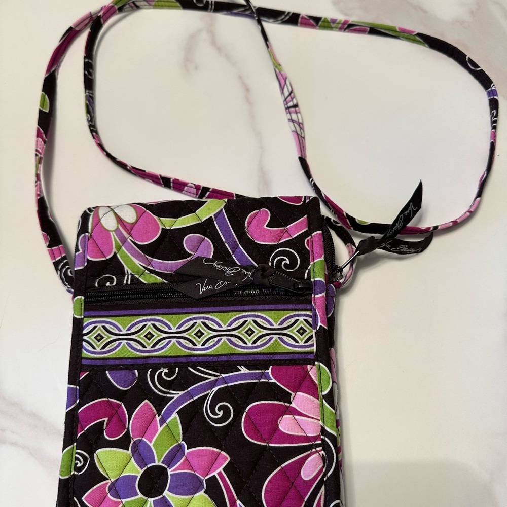 VERA BRADLEY CROSS BODY HANDBAG - NEW WITHOUT TAGS